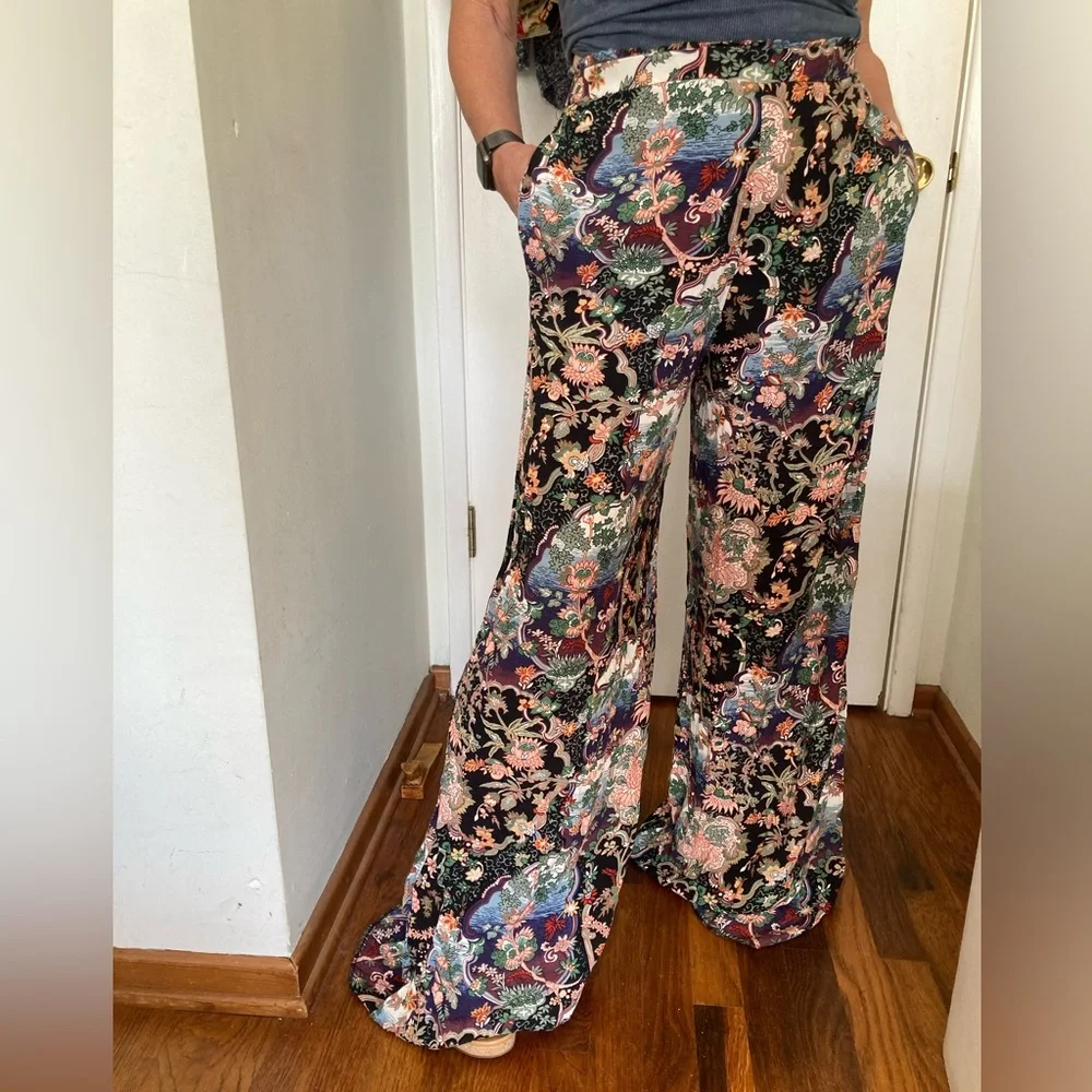 Floral print flare leg pants - Picture 1 of 10